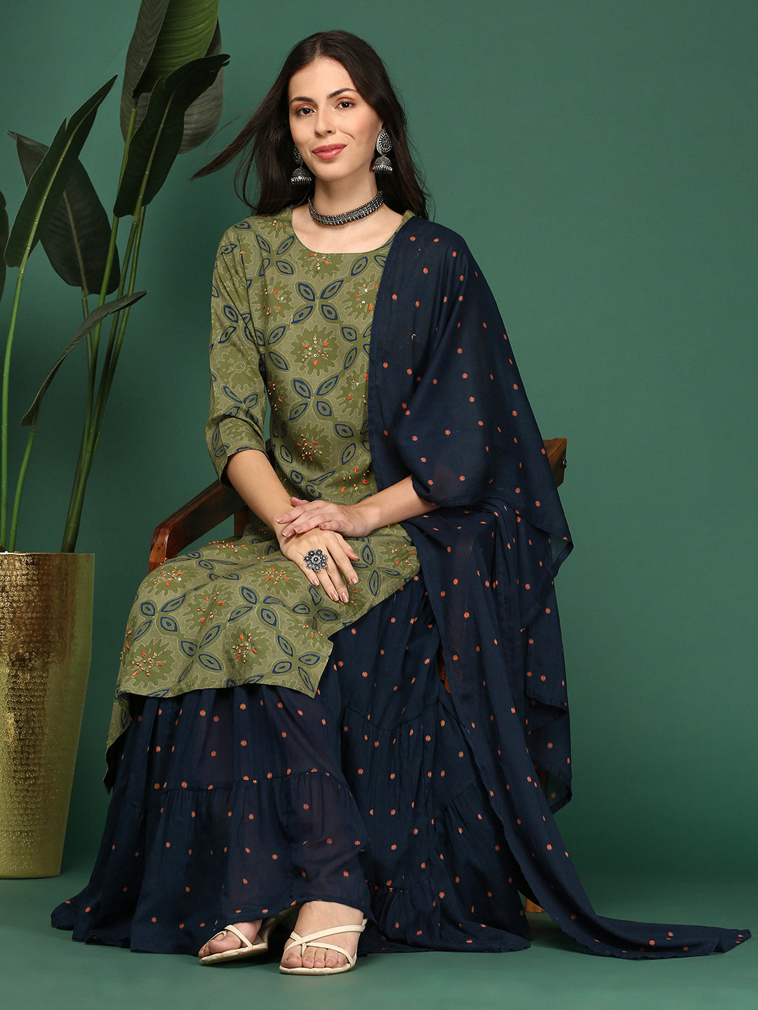 Women Floral Green Straight Kurta Set with Dupatta