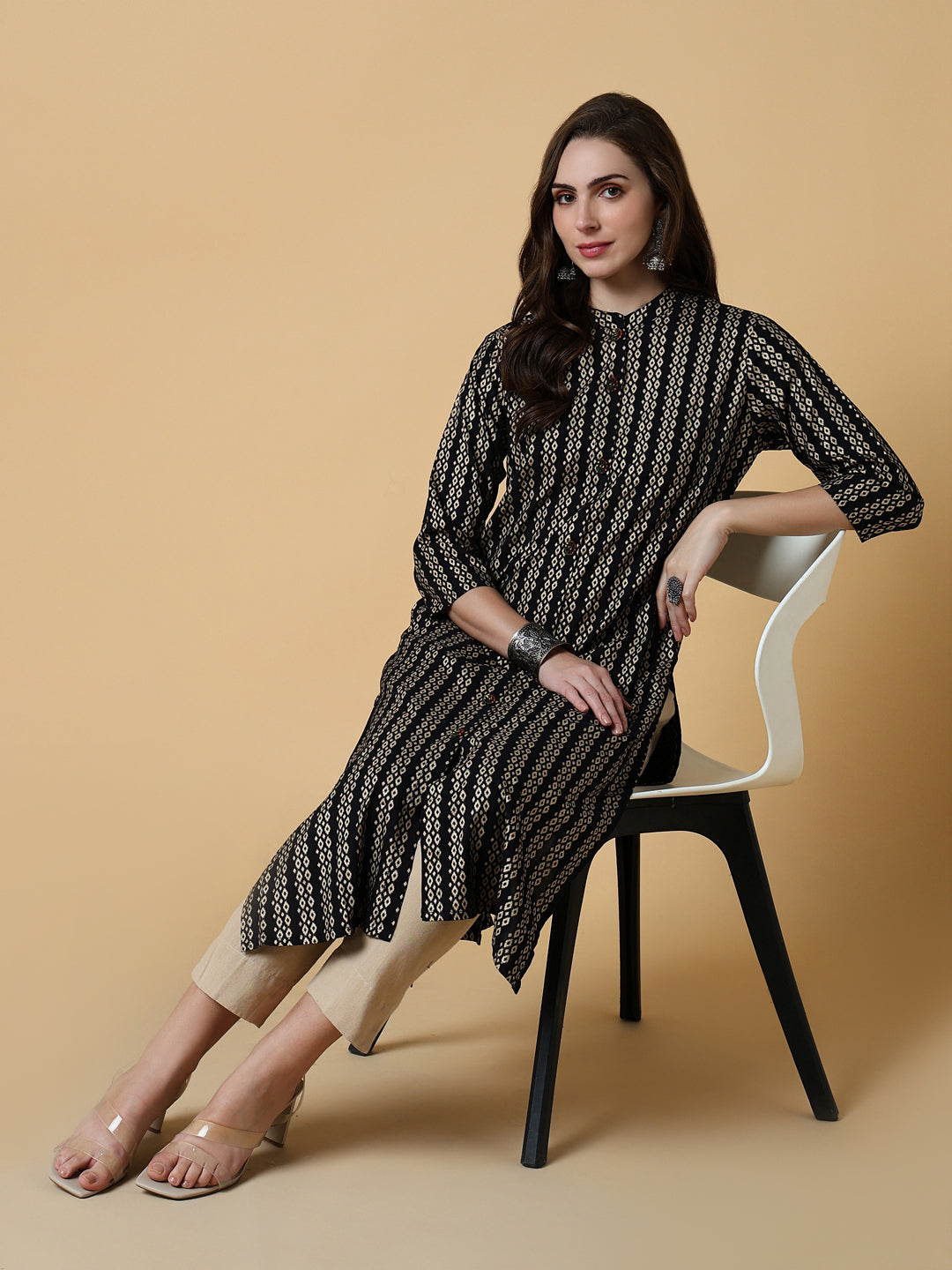 Women Black Graphic Straight Kurta