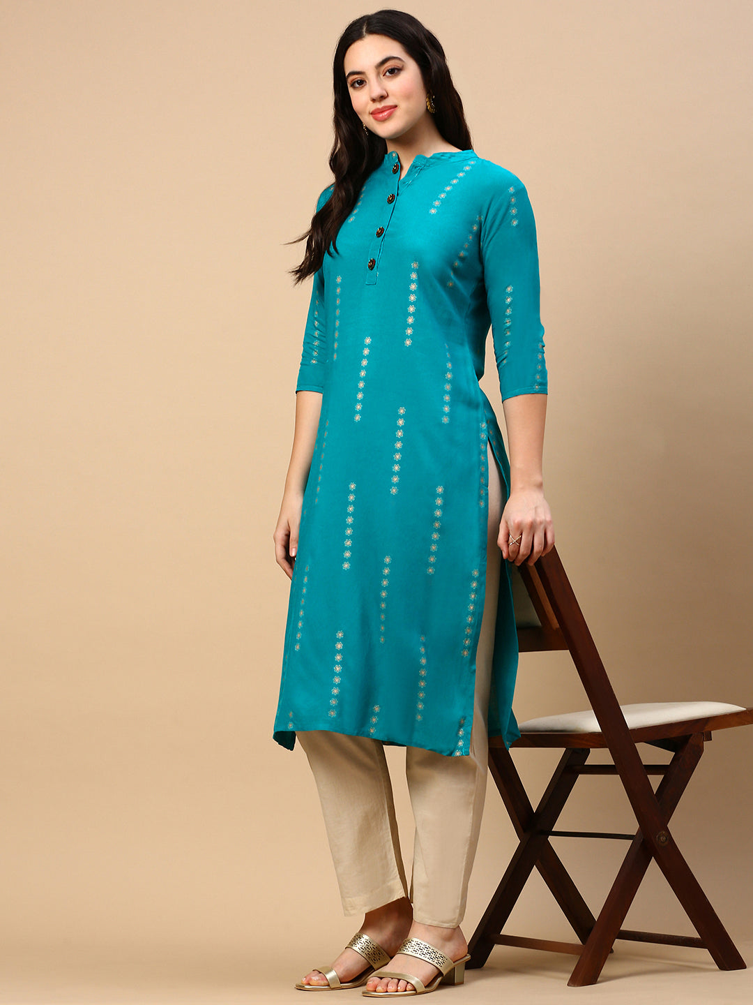 Women Blue Floral Straight Kurta