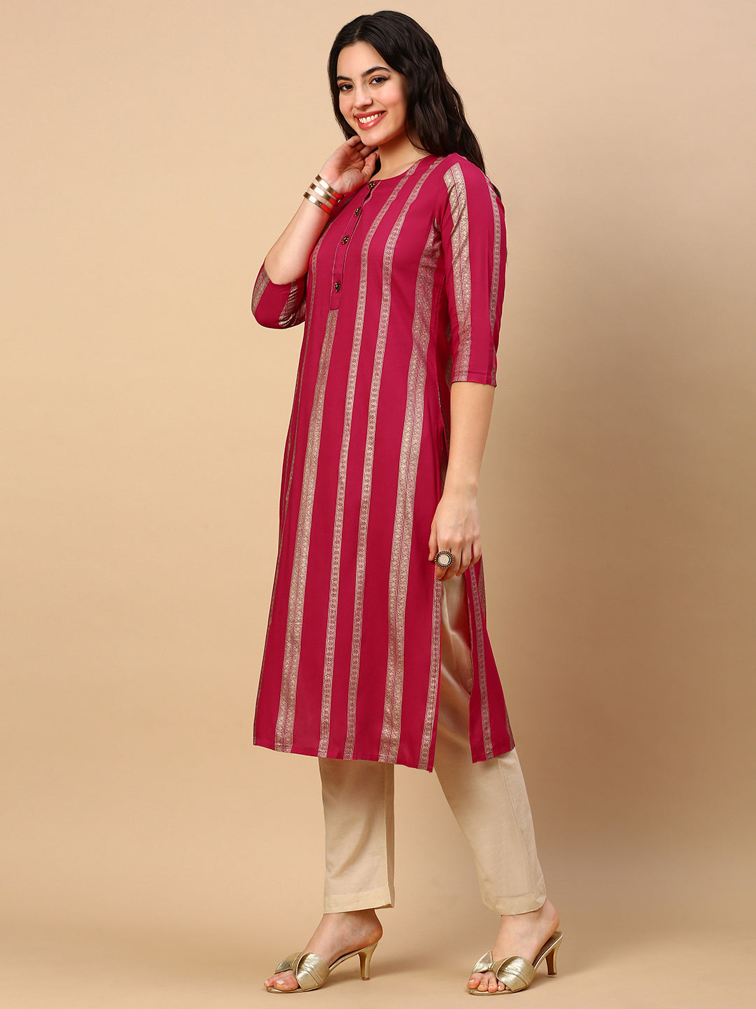 Women Pink Graphic Straight Kurta