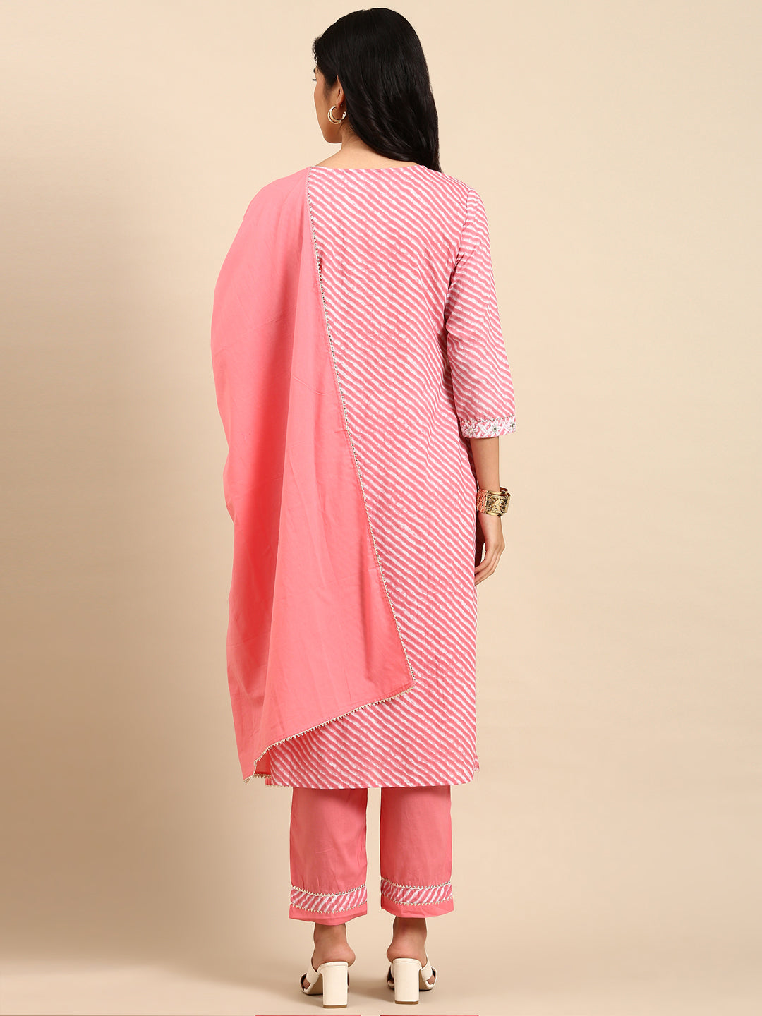 Women Solid Pink Straight Kurta Set with Dupatta