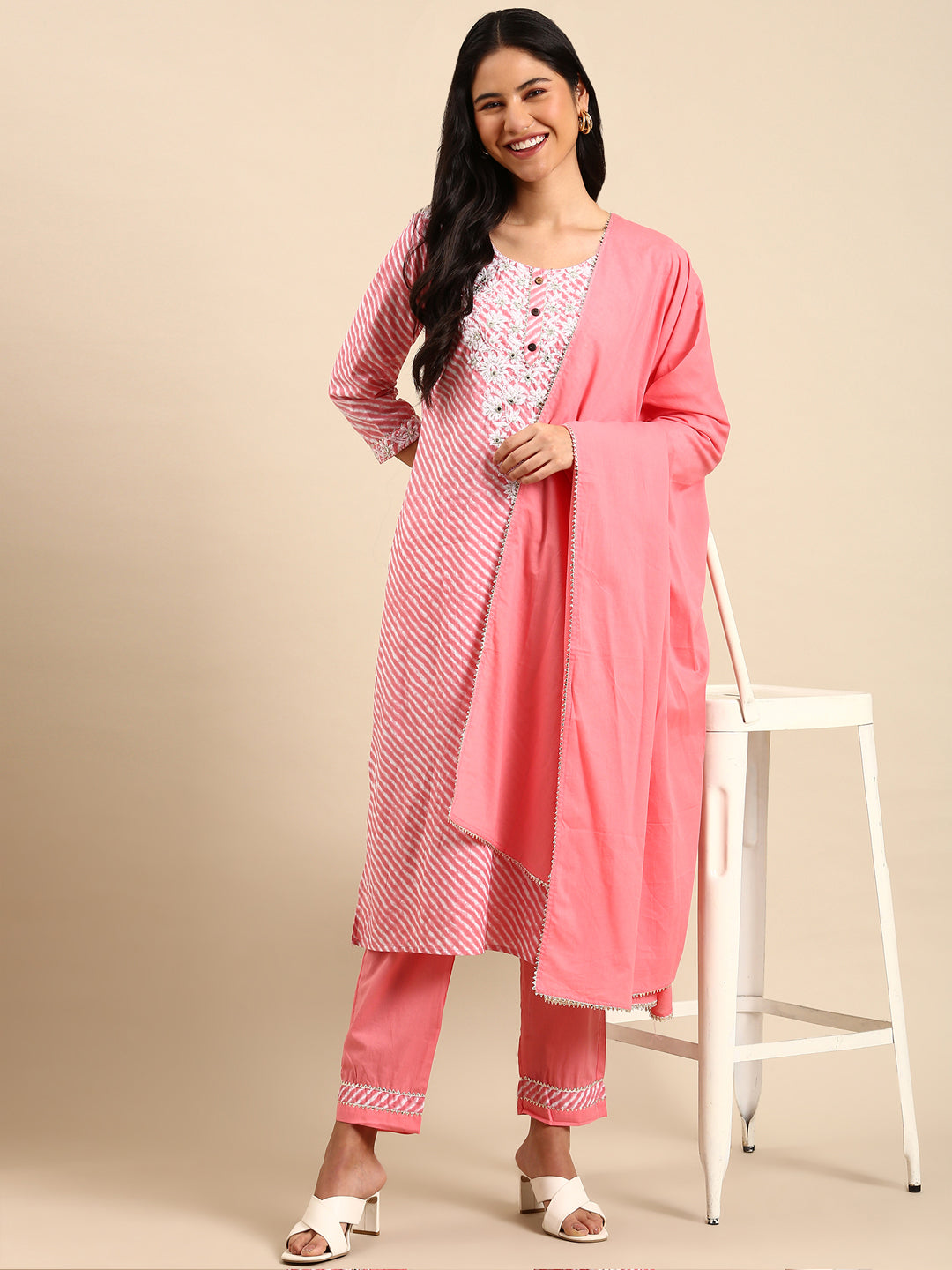 Women Solid Pink Straight Kurta Set with Dupatta