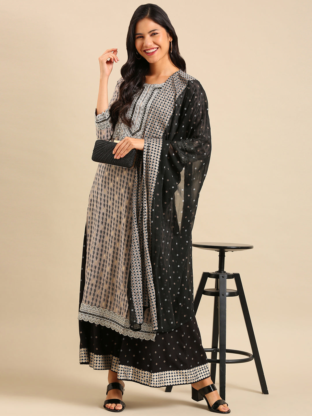 Women Graphic Grey Straight Kurta Set with Dupatta