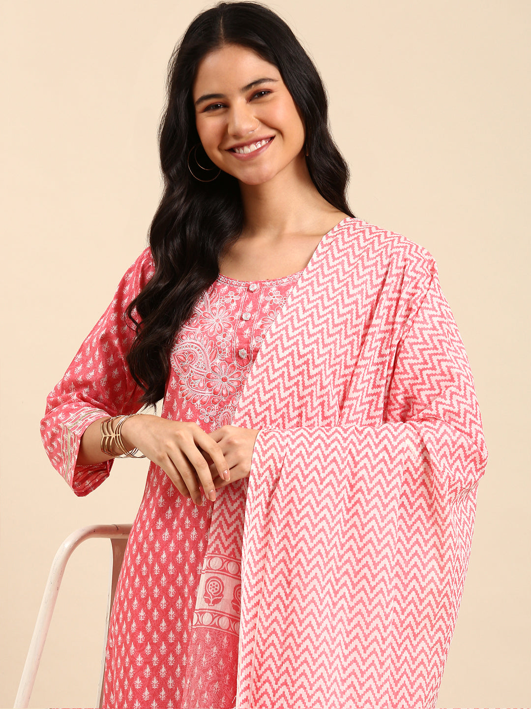 Women Graphic Pink Straight Kurta Set with Dupatta