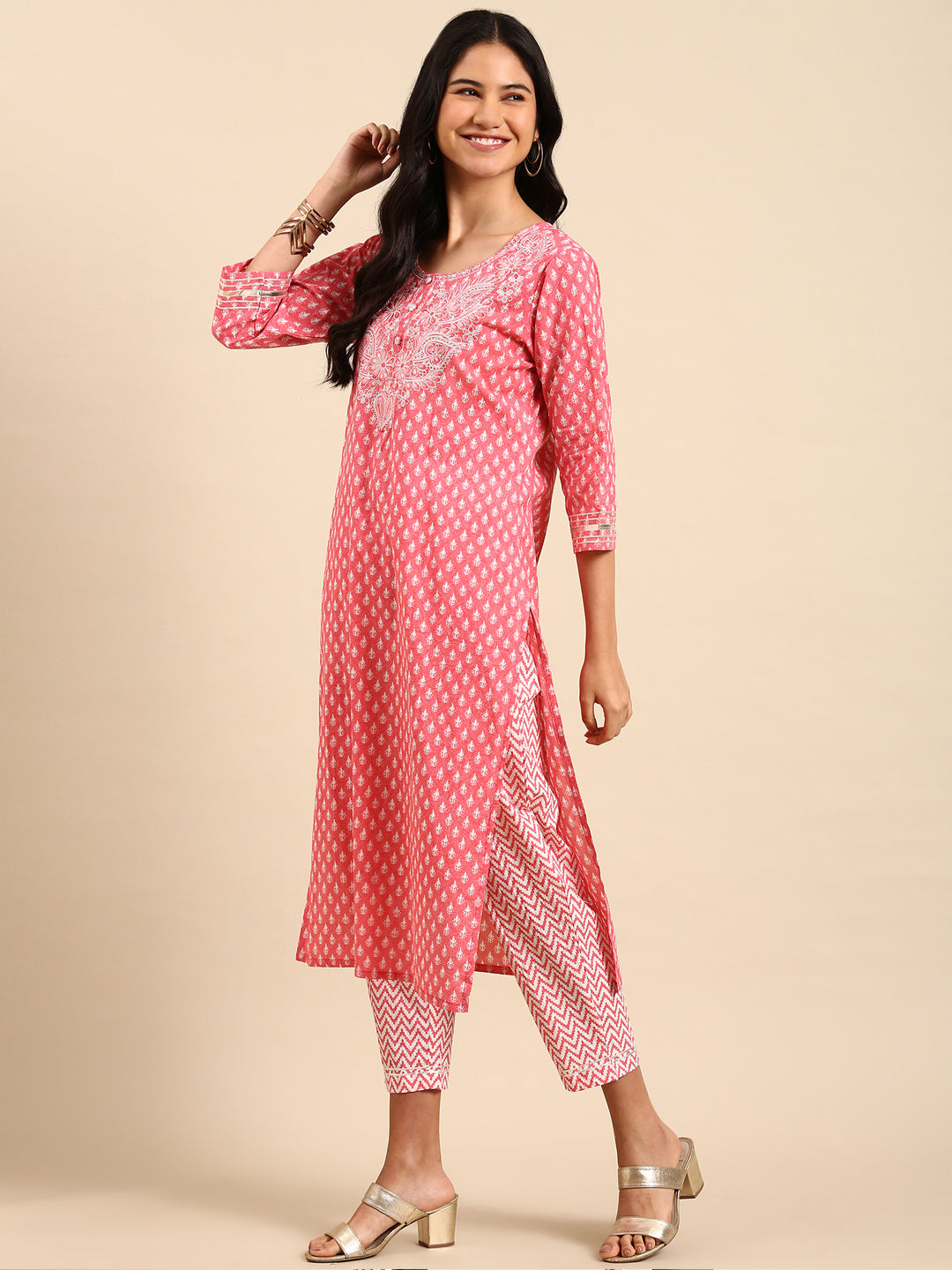 Women Graphic Pink Straight Kurta Set with Dupatta