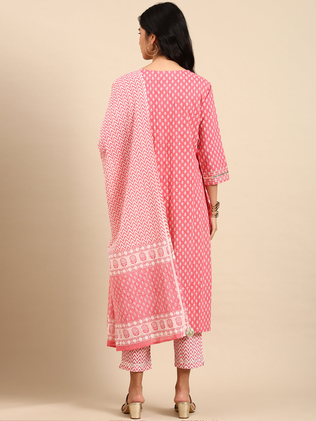 Women Graphic Pink Straight Kurta Set with Dupatta