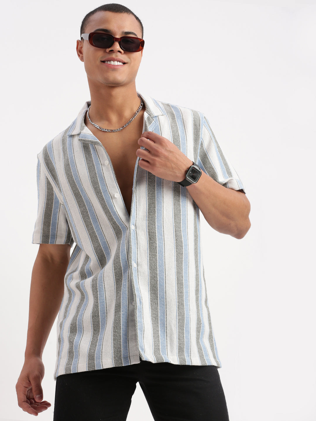 Men Cuban Collar Vertical Stripes White Shirt