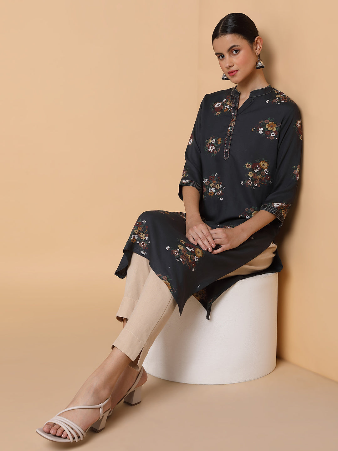 Women Straight Black Floral Kurta