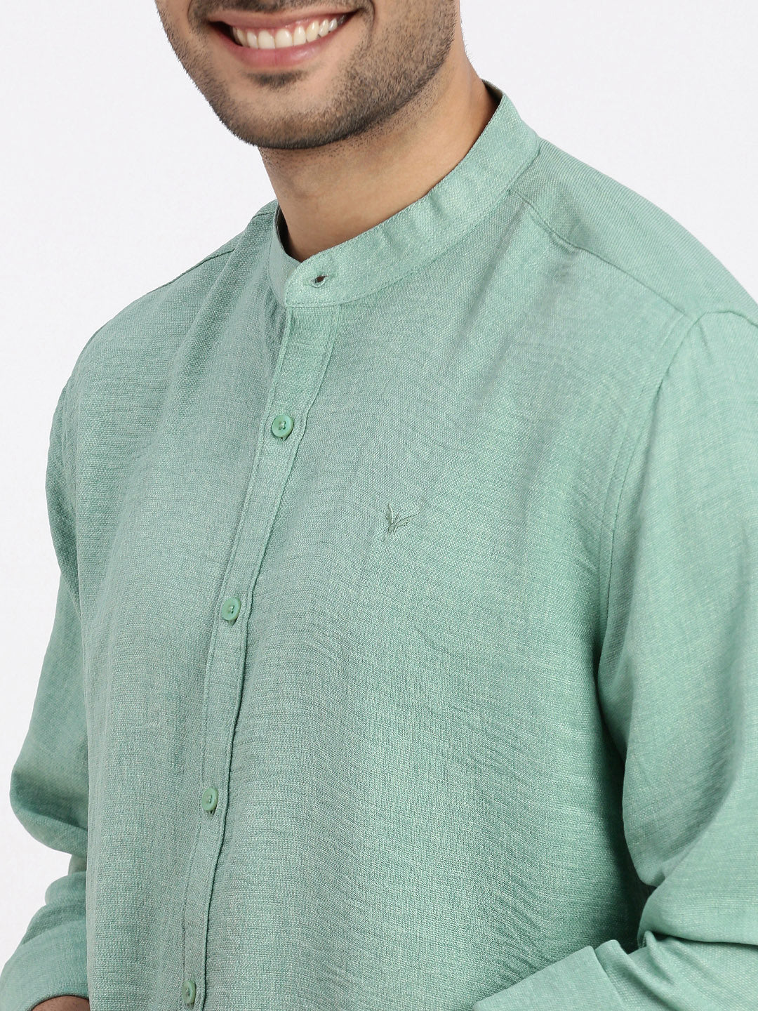 Men Green Solid Slim Fit Shirt