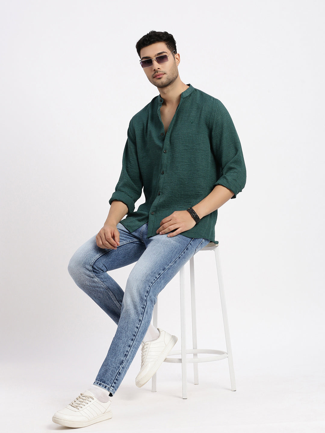 Men Green Solid Slim Fit Shirt