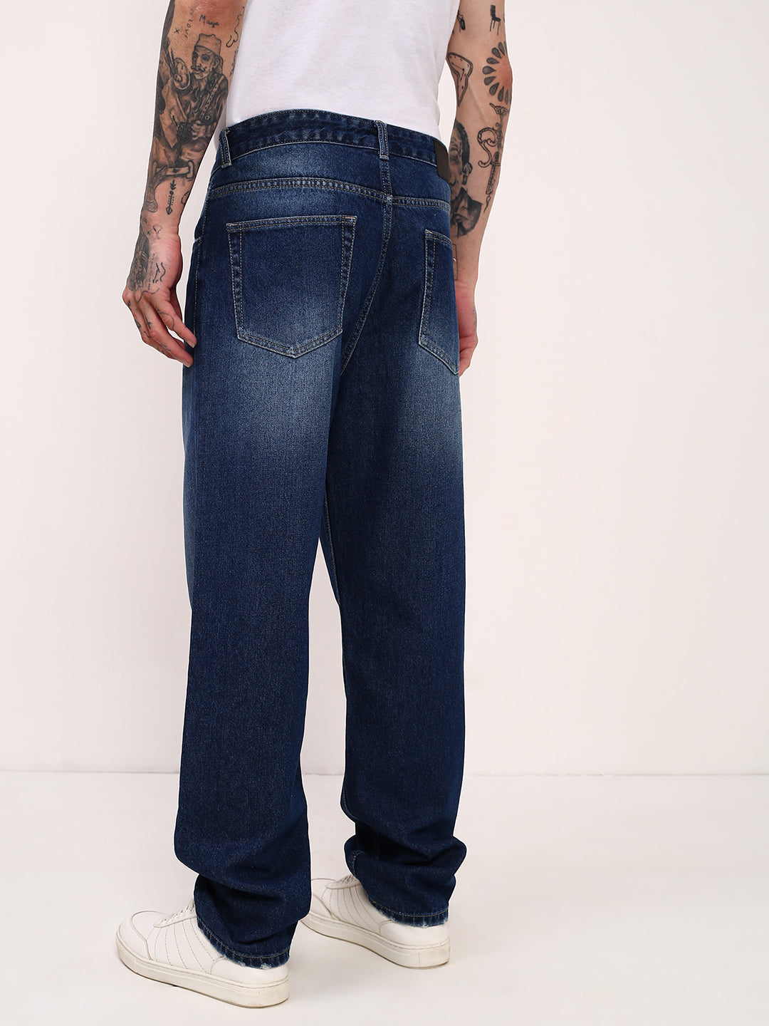 Men Blue Solid Straight Fit Jeans