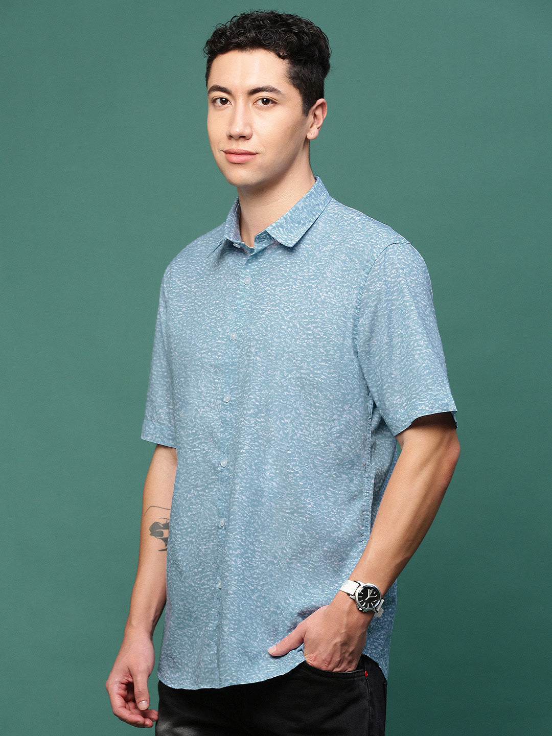 Men Blue Graphic Slim Fit Shirt