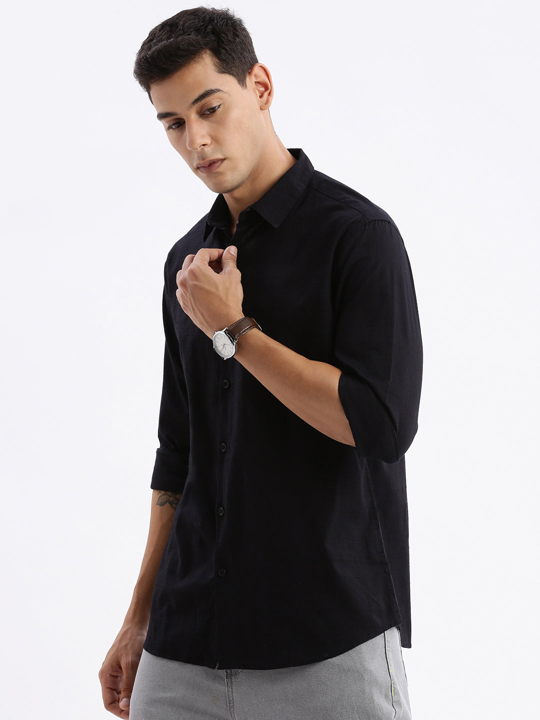 Men Spread Collar Solid Slim Fit Black Shirt