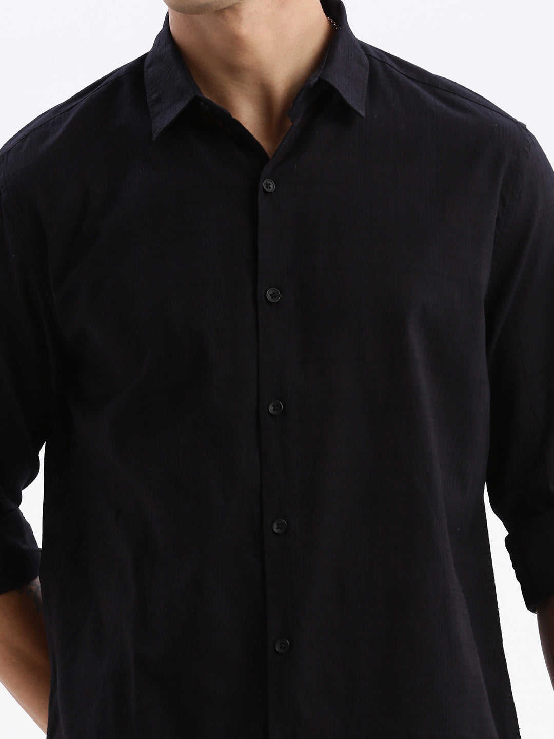 Men Spread Collar Solid Slim Fit Black Shirt