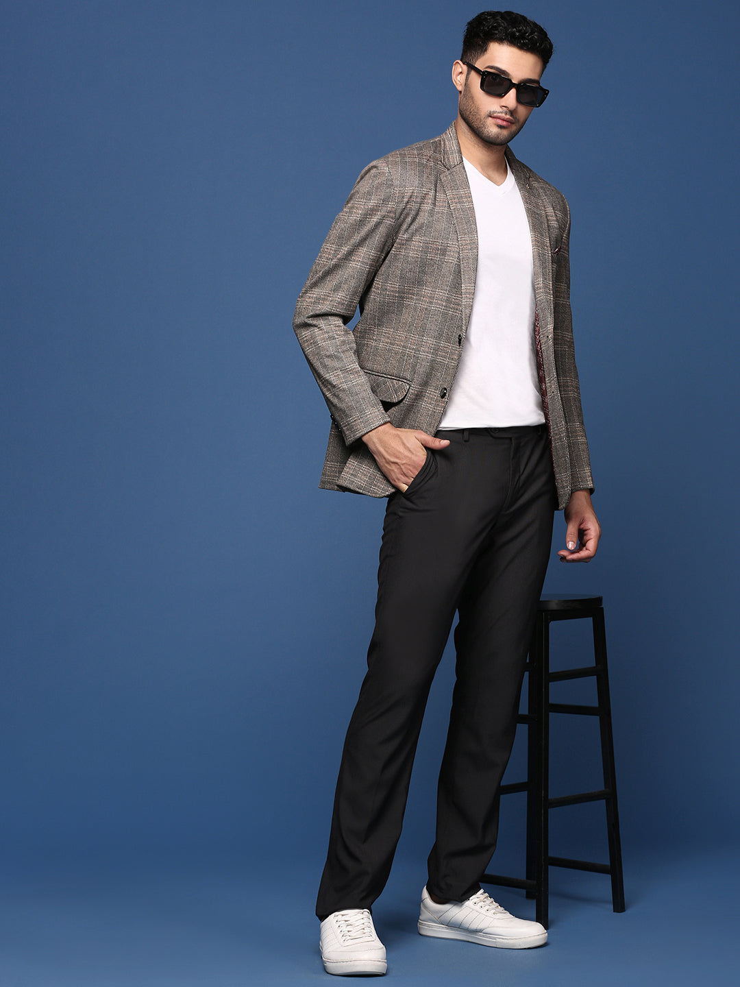 Men Grey Slim Fit Single Breasted Blazer