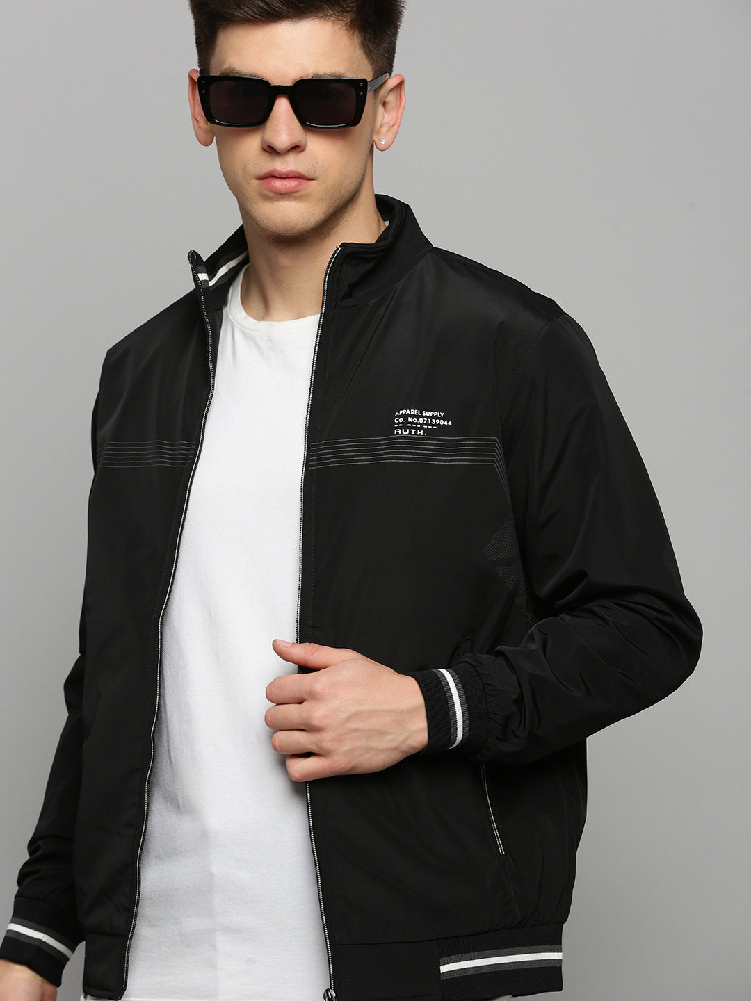 Men Mock Collar Solid Black Padded Jacket