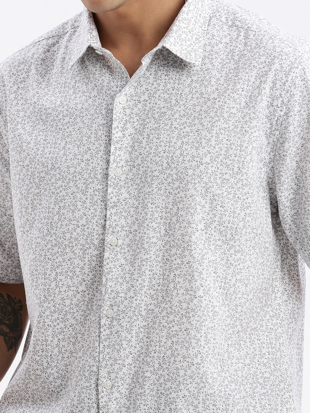Men Spread Collar Floral Slim Fit White Shirt