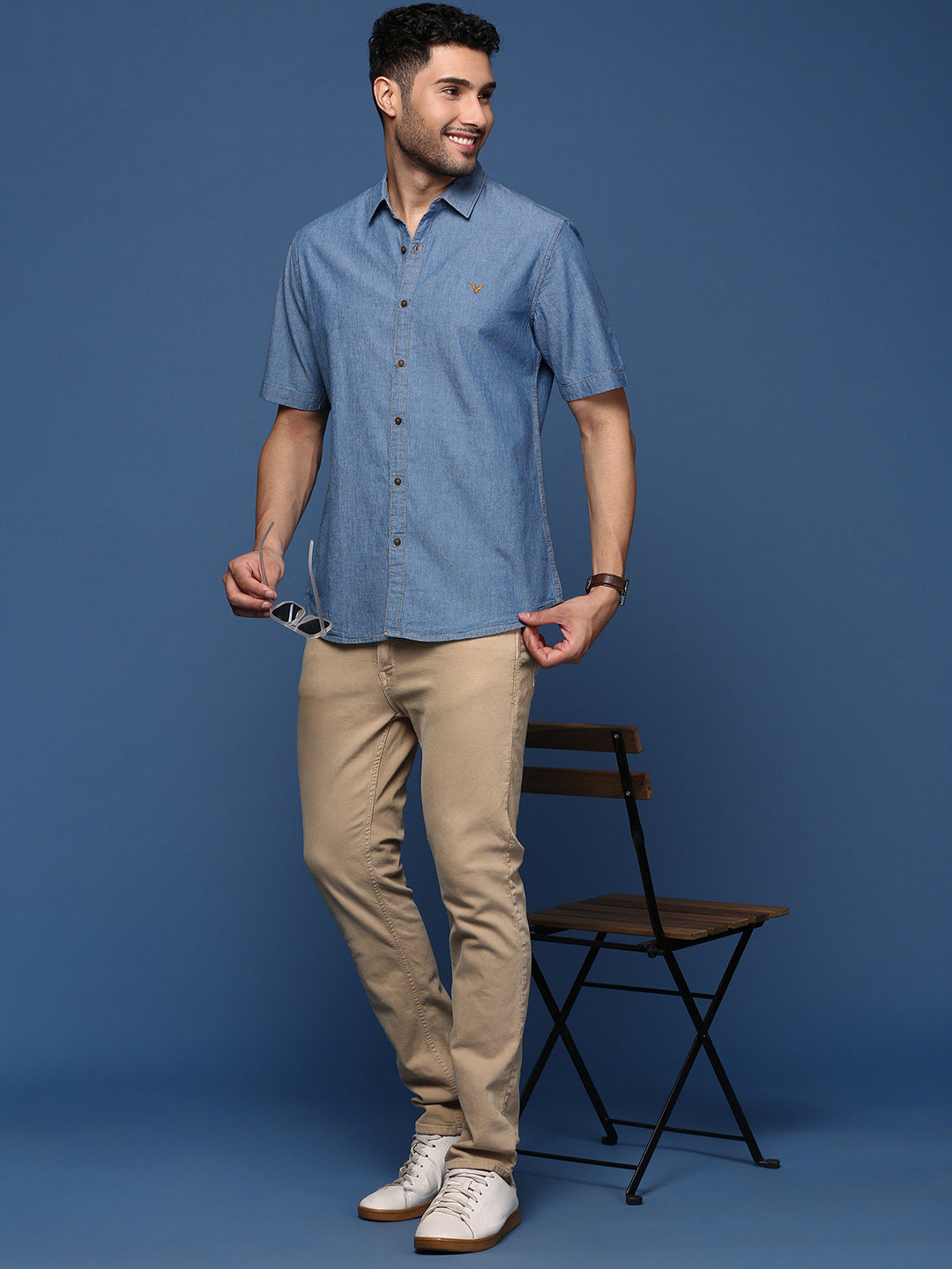 Men Solid Blue Slim Fit Shirt