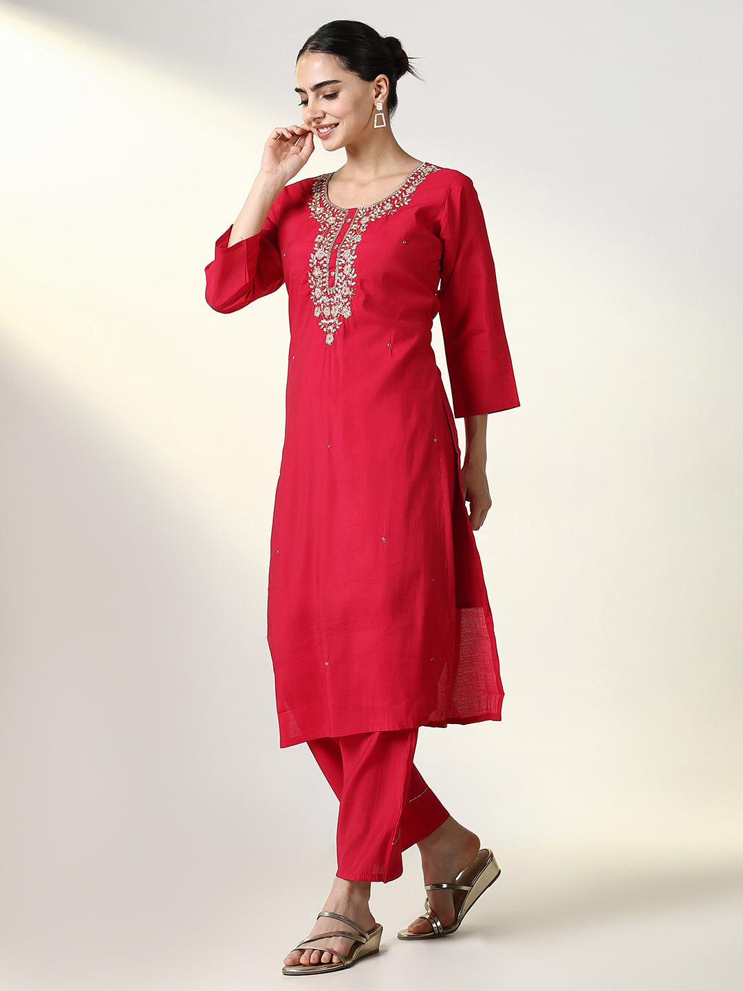 Women Solid Pink Straight Kurta Set with Dupatta