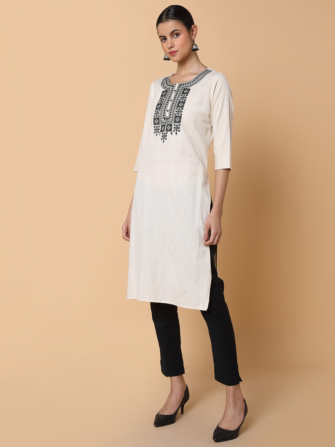 Women Solid Cream Straight Kurta