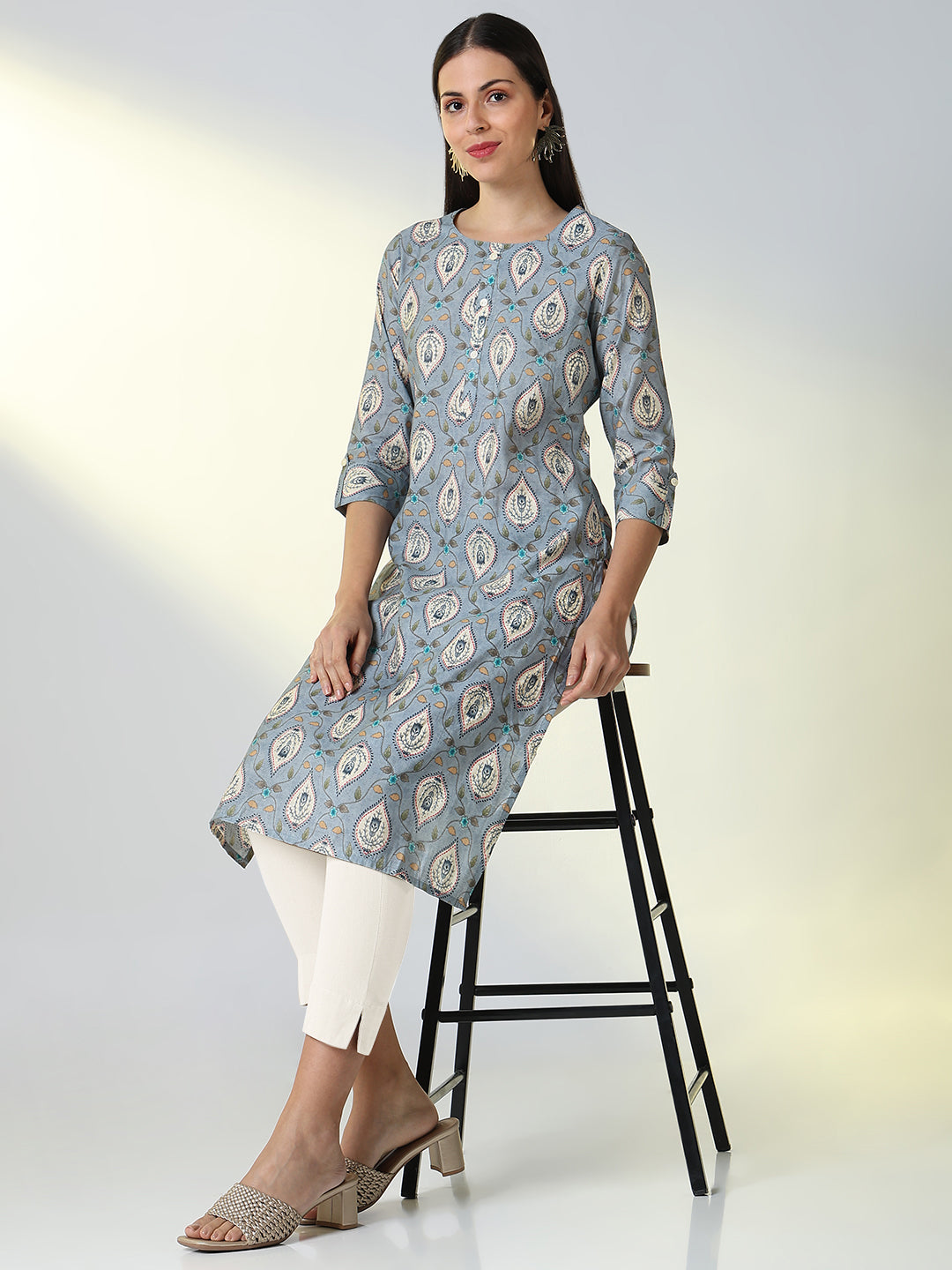 Women Grey Graphic Straight Kurta