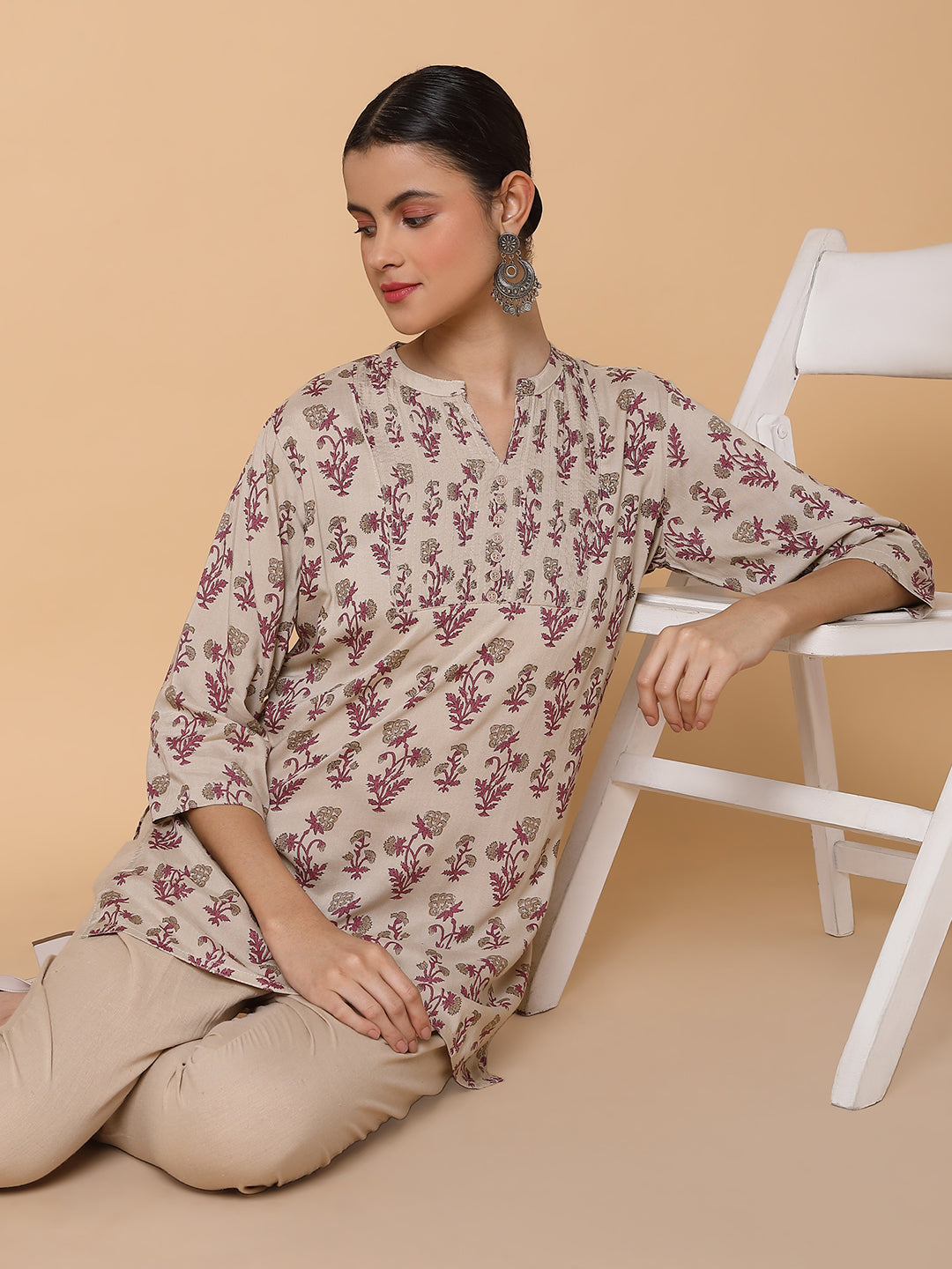 Women Floral Beige Straight Kurti