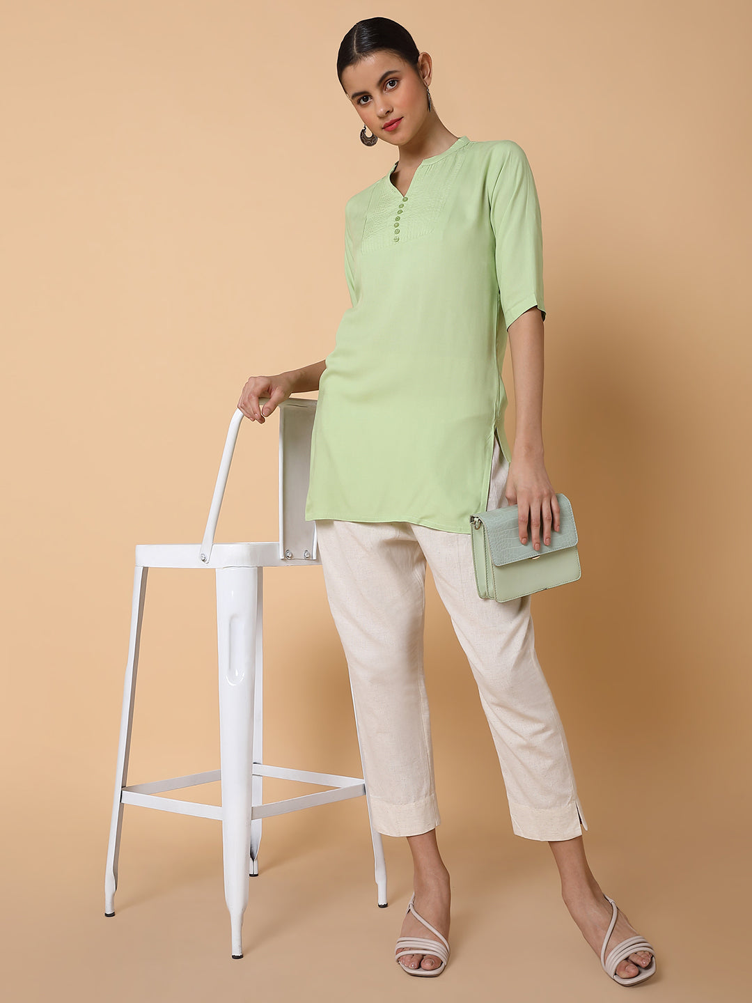 Women Solid Sea Green Straight Kurti