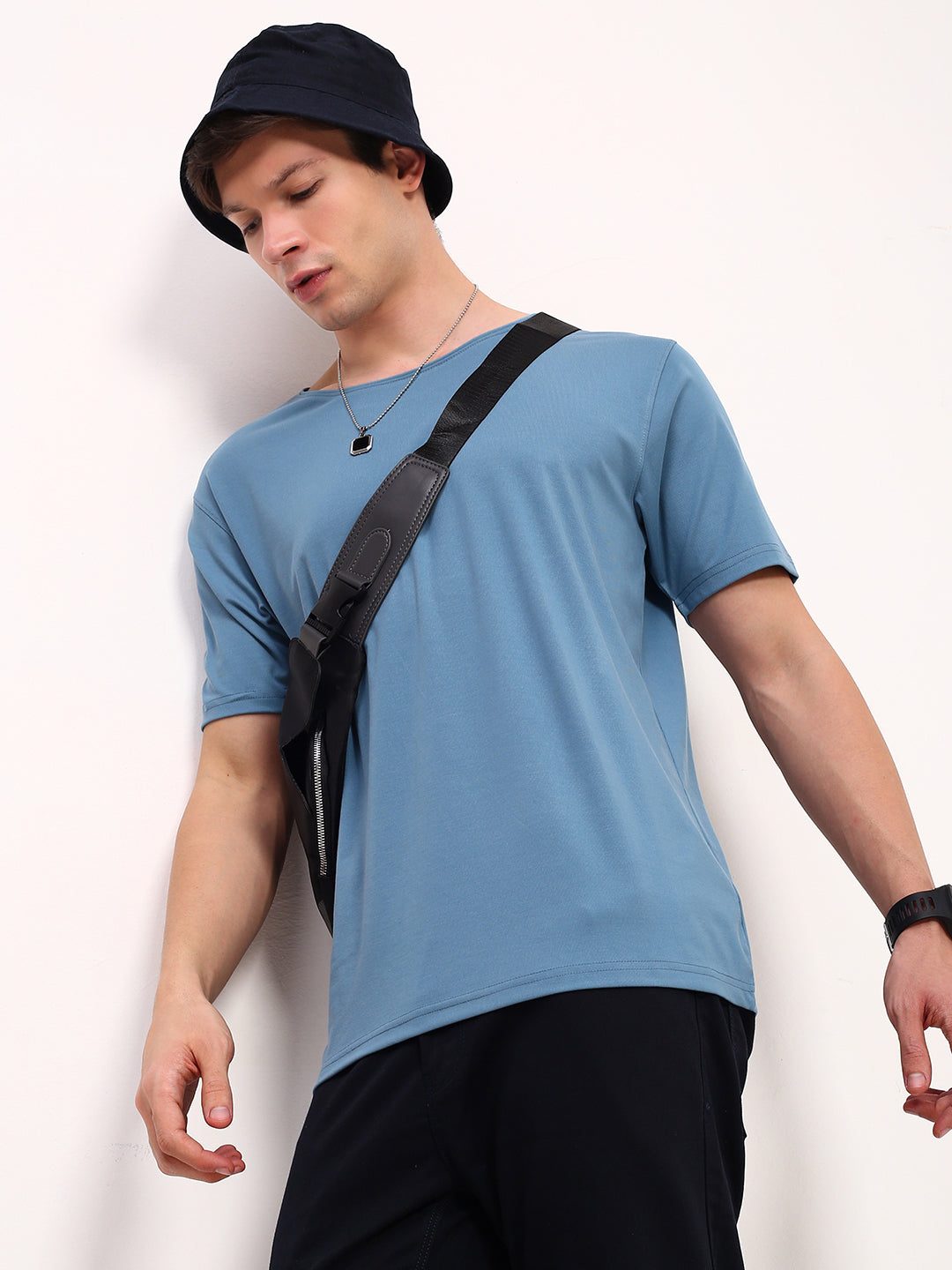 Men Blue Solid T Shirt