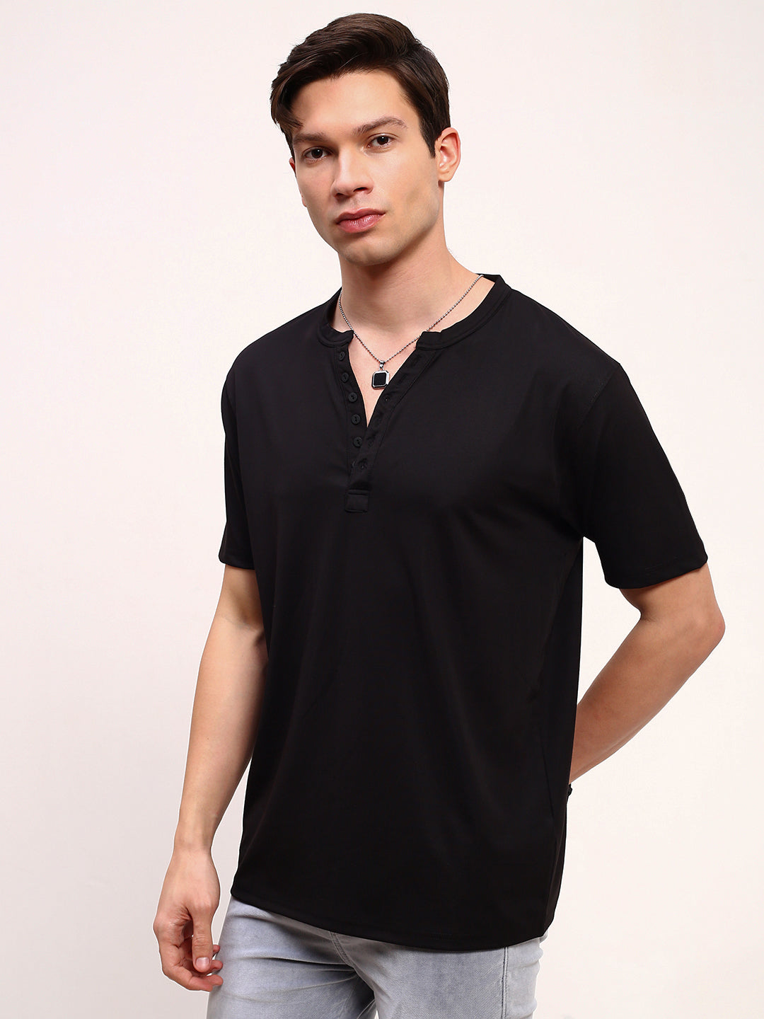 Men Black Solid T Shirt