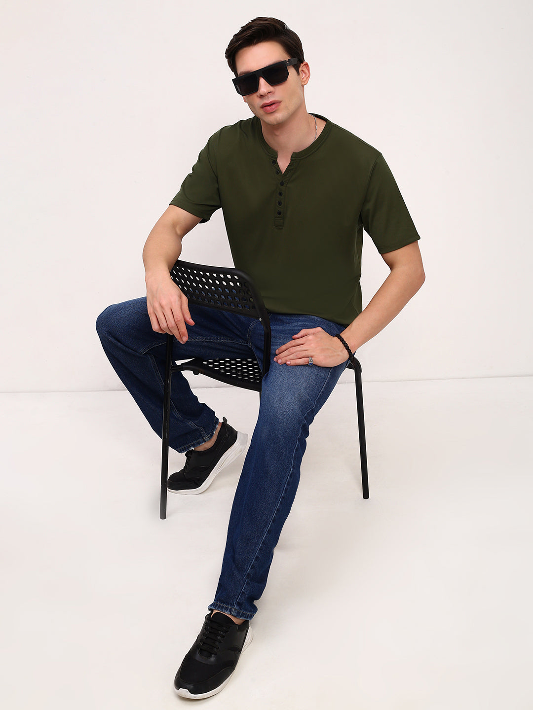 Men Olive Solid T Shirt