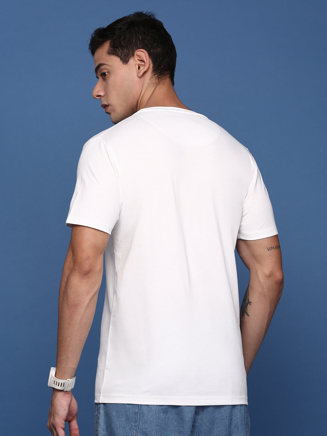 Men Solid White Slim Fit T-Shirt