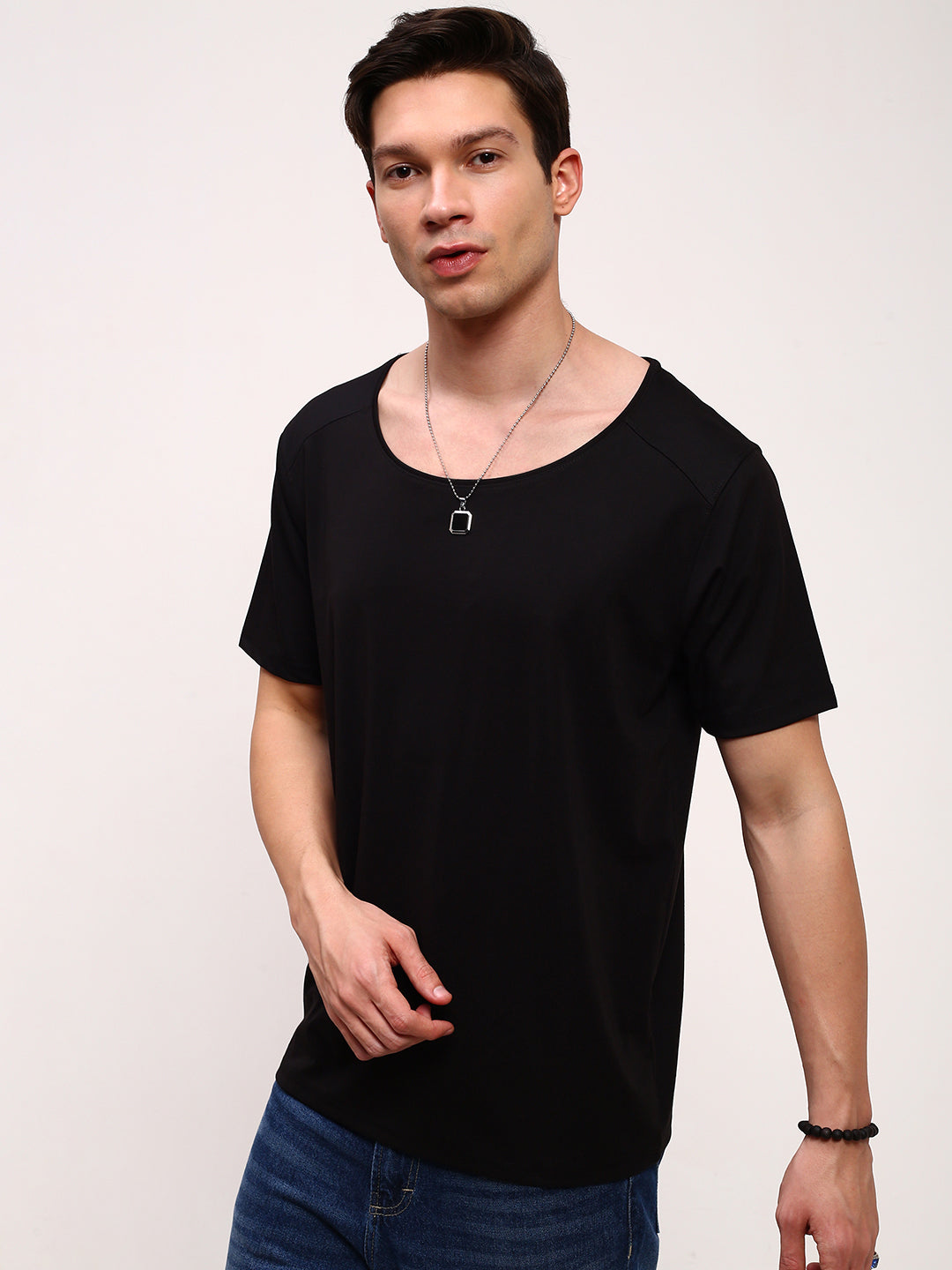 Men Black Solid T Shirt