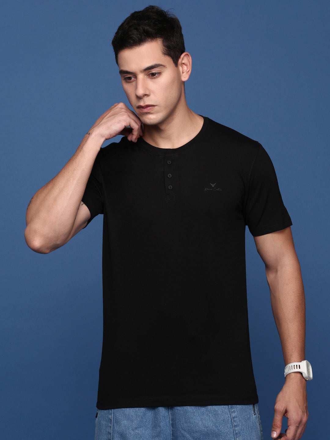 Men Solid Black Slim Fit T-Shirt