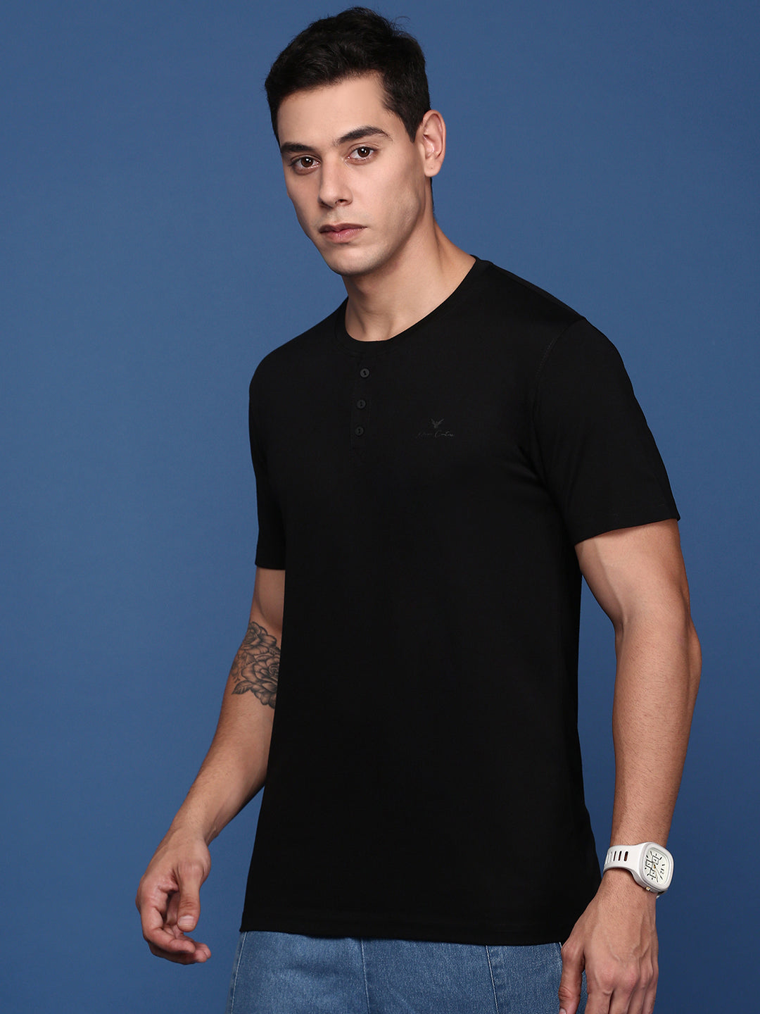 Men Solid Black Slim Fit T-Shirt