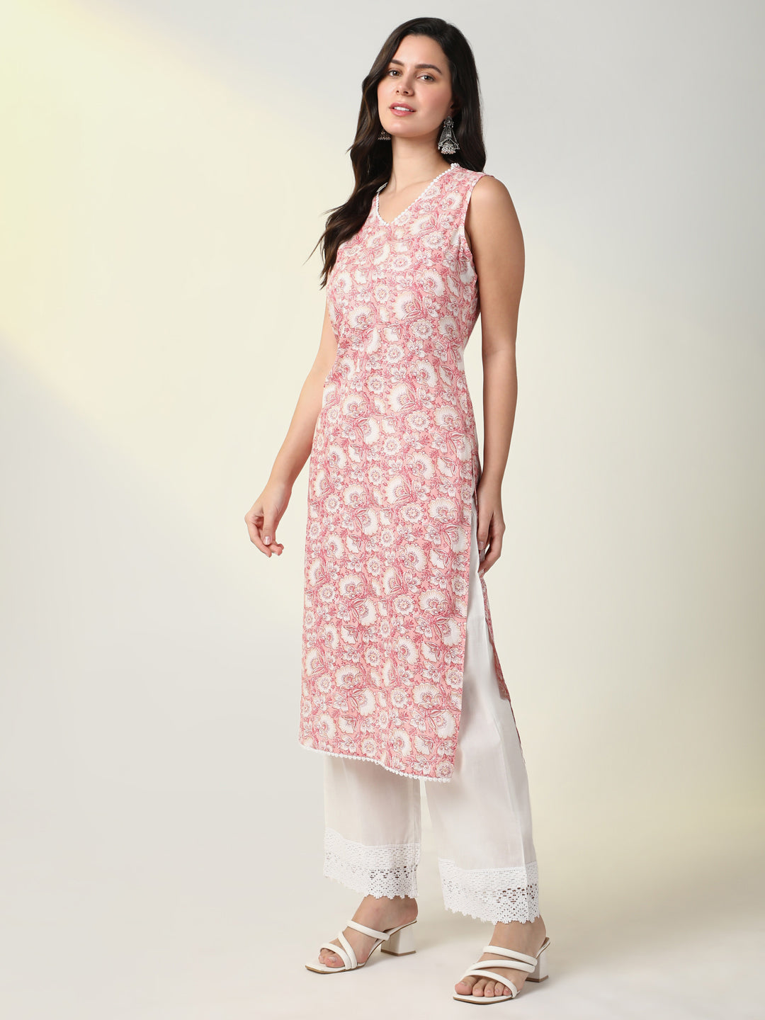 Women Pink Floral Straight Kurta Set