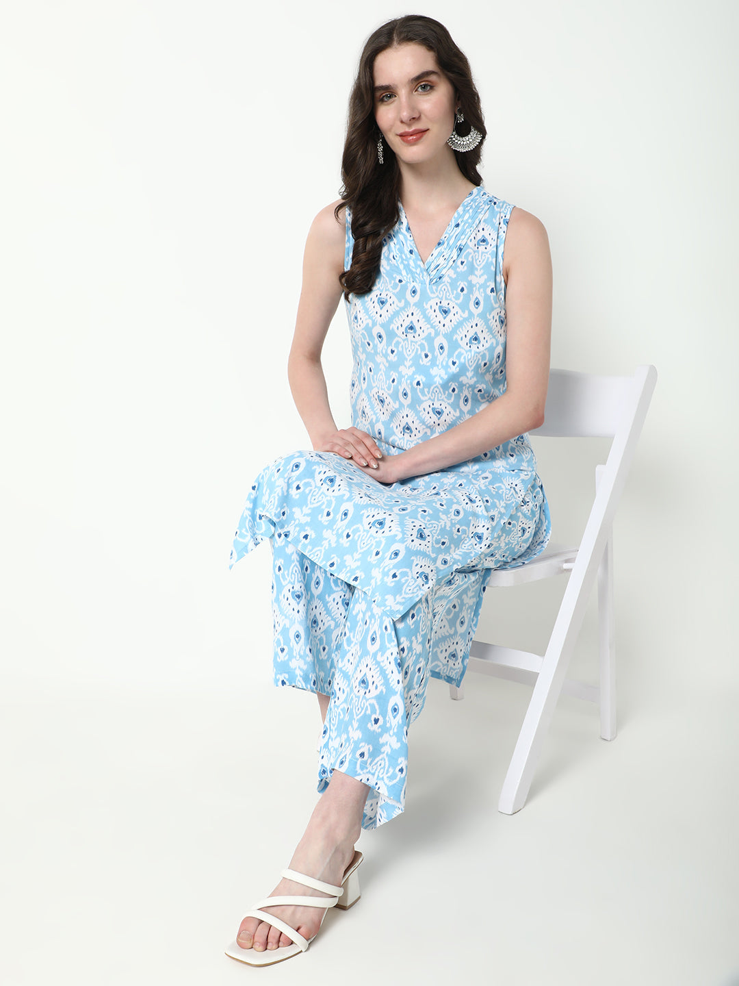 Women Blue Ethnic Motifs Straight Kurta Set