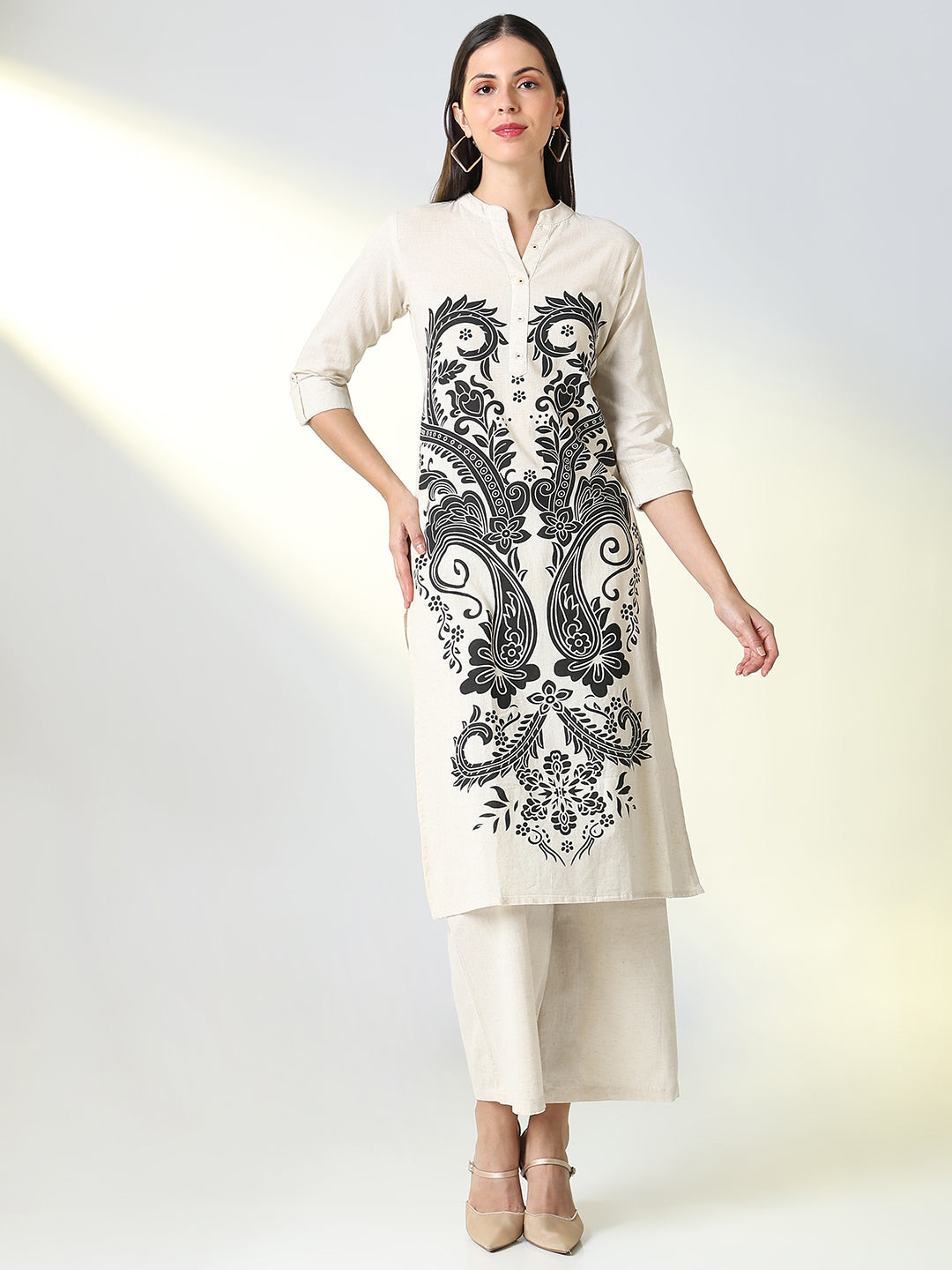 Women Off White Graphic Straight Kurta Set