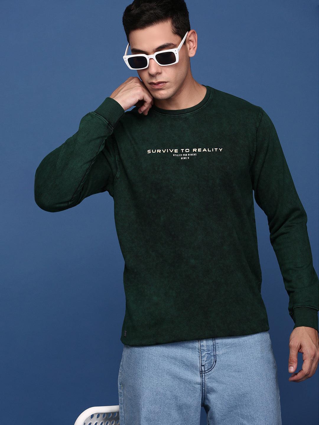 Men Round Neck Solid Green Pullover
