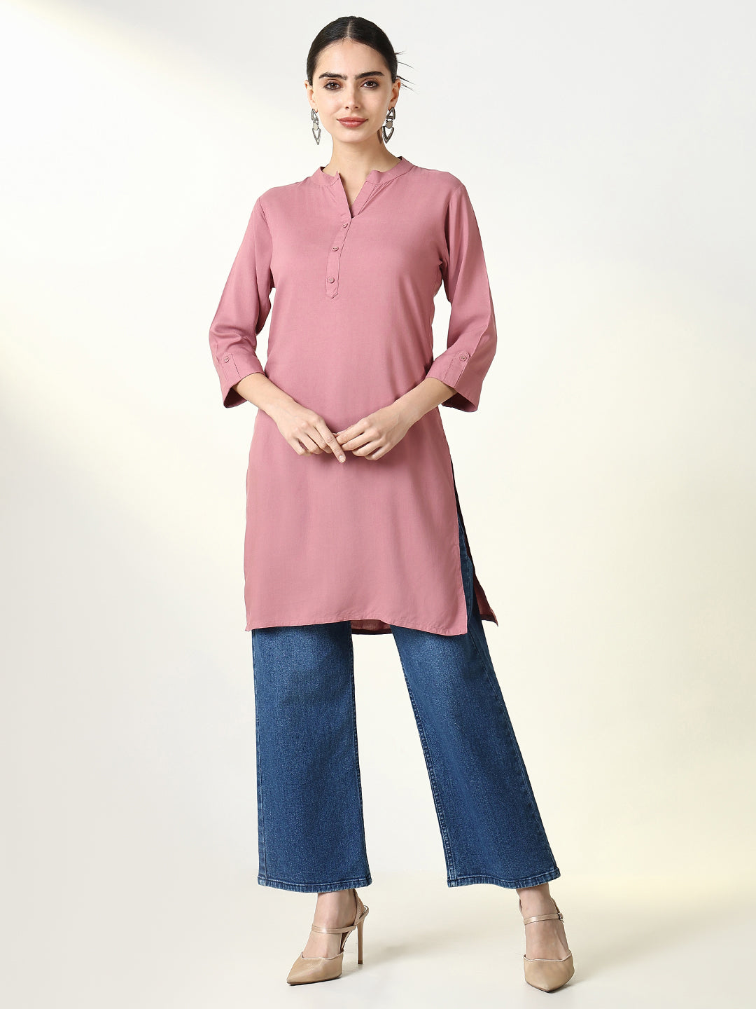 Women Mauve Solid Straight Kurti