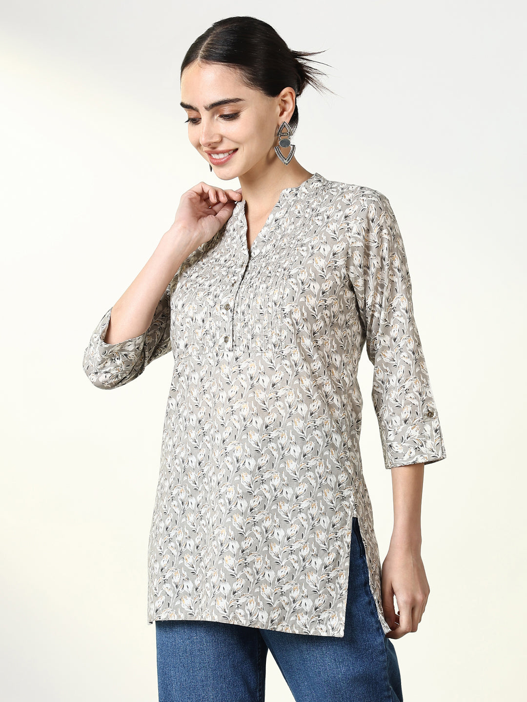 Women Grey Floral Straight Kurti