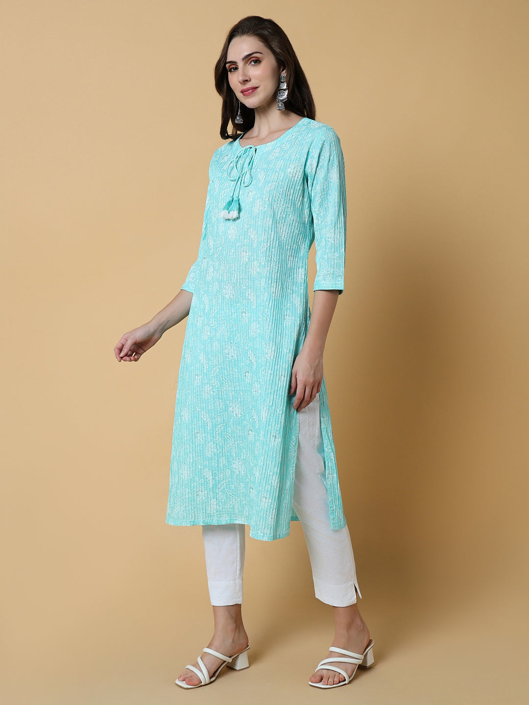 Women Blue Floral Straight Kurta