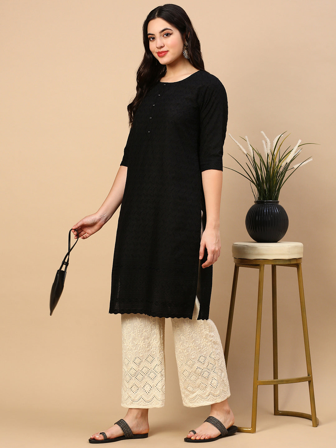 Women Black Solid Straight Kurta