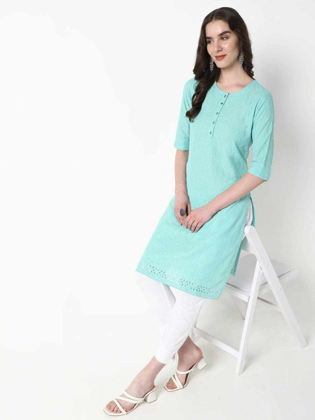 Women Green Embroidered Straight Kurta