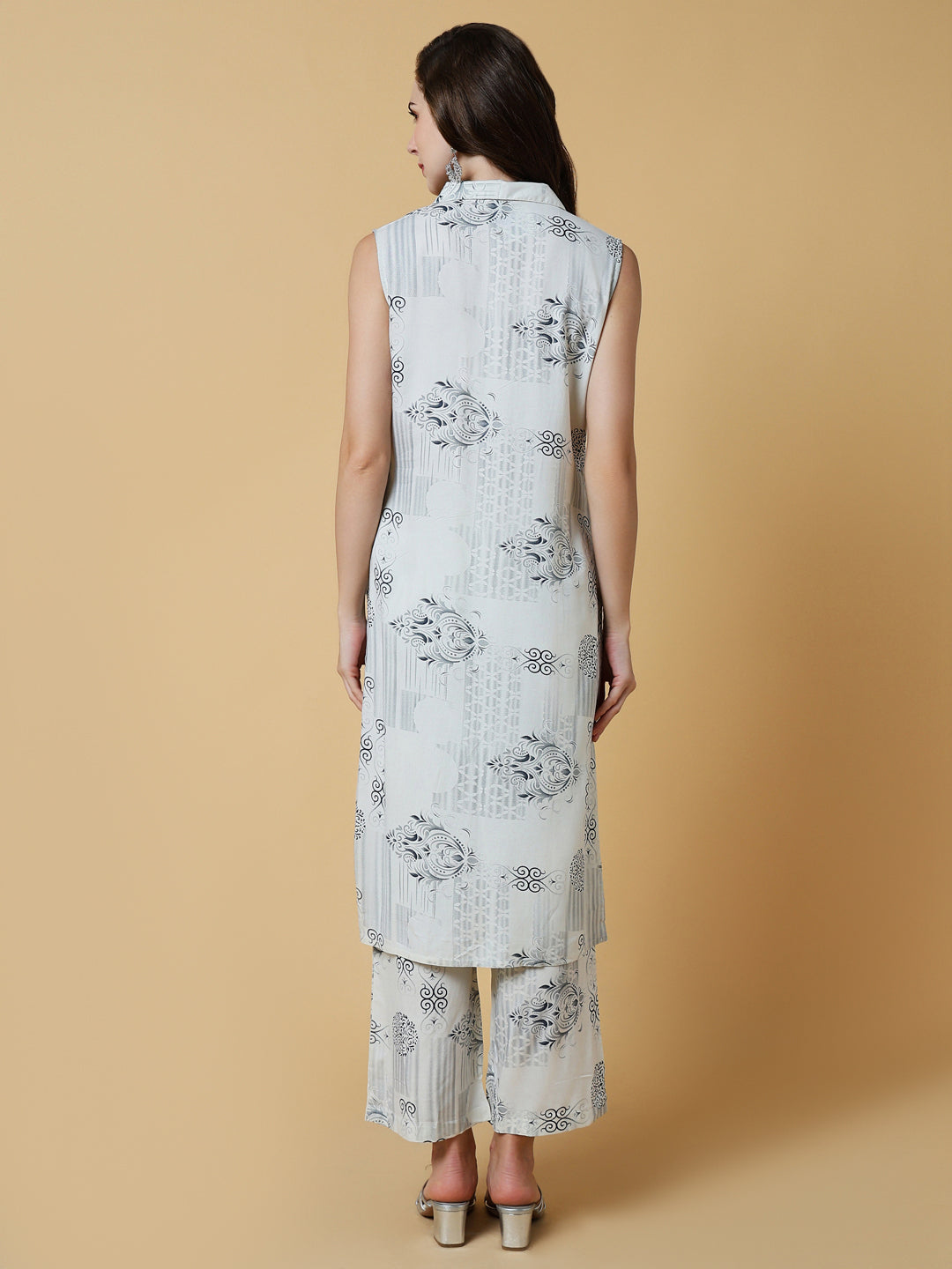 Women Graphic Off White Straight Kurta Set