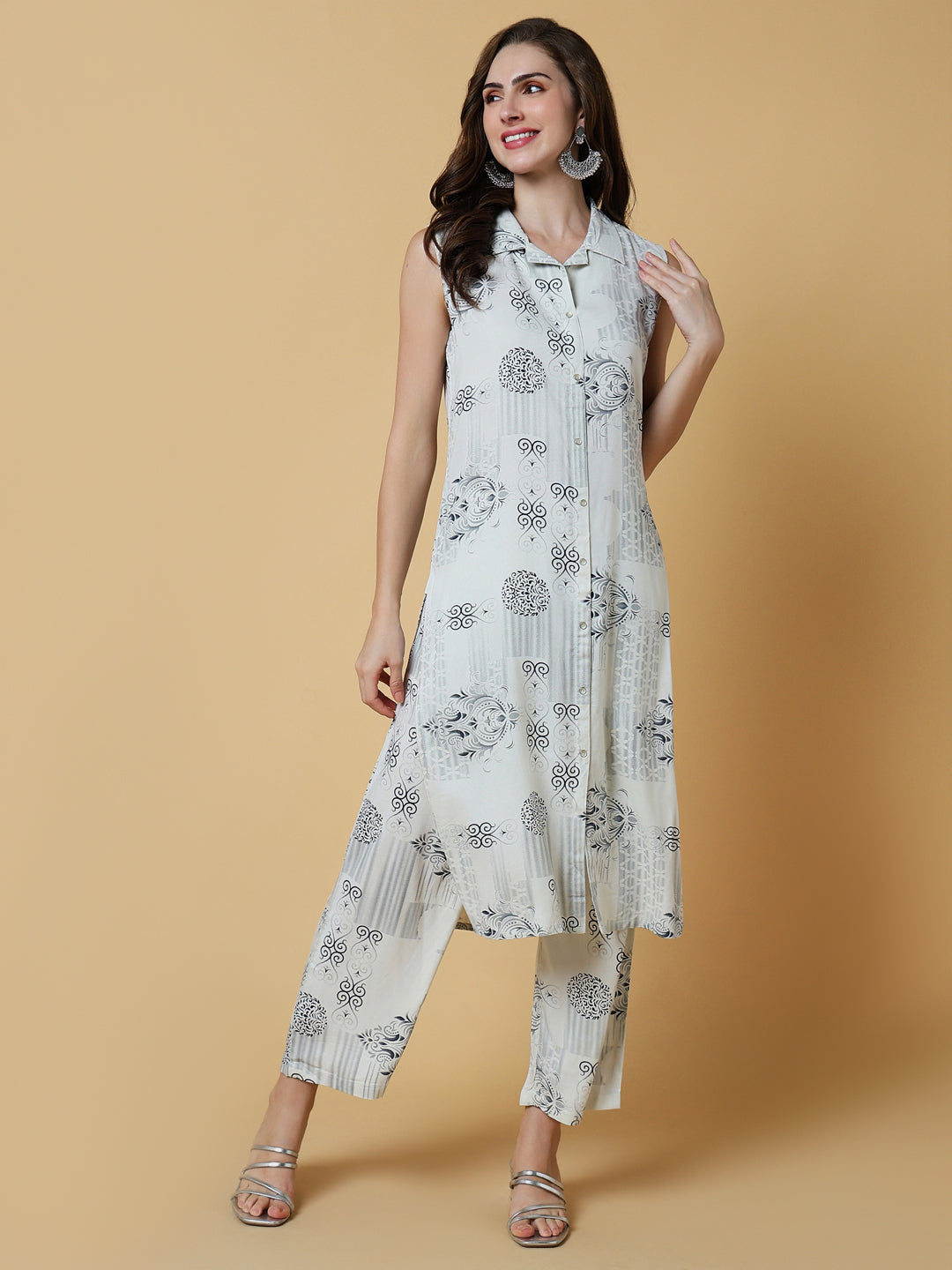 Women Graphic Off White Straight Kurta Set