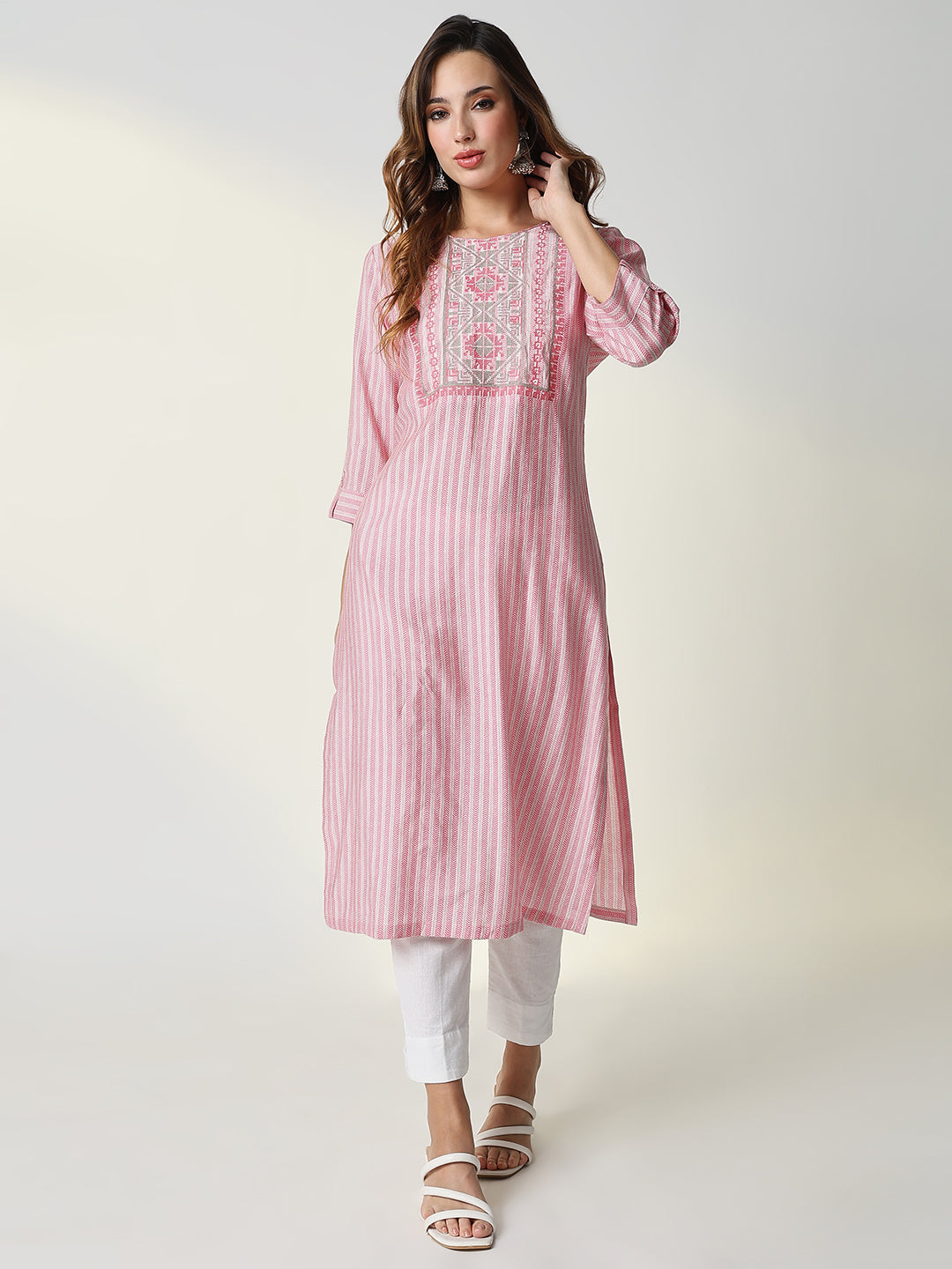 Women Pink Chevron Straight Kurta