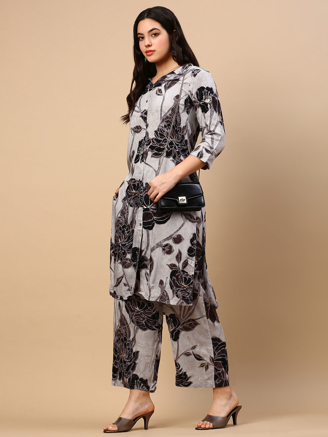 Women Floral Grey Straight Kurta Set