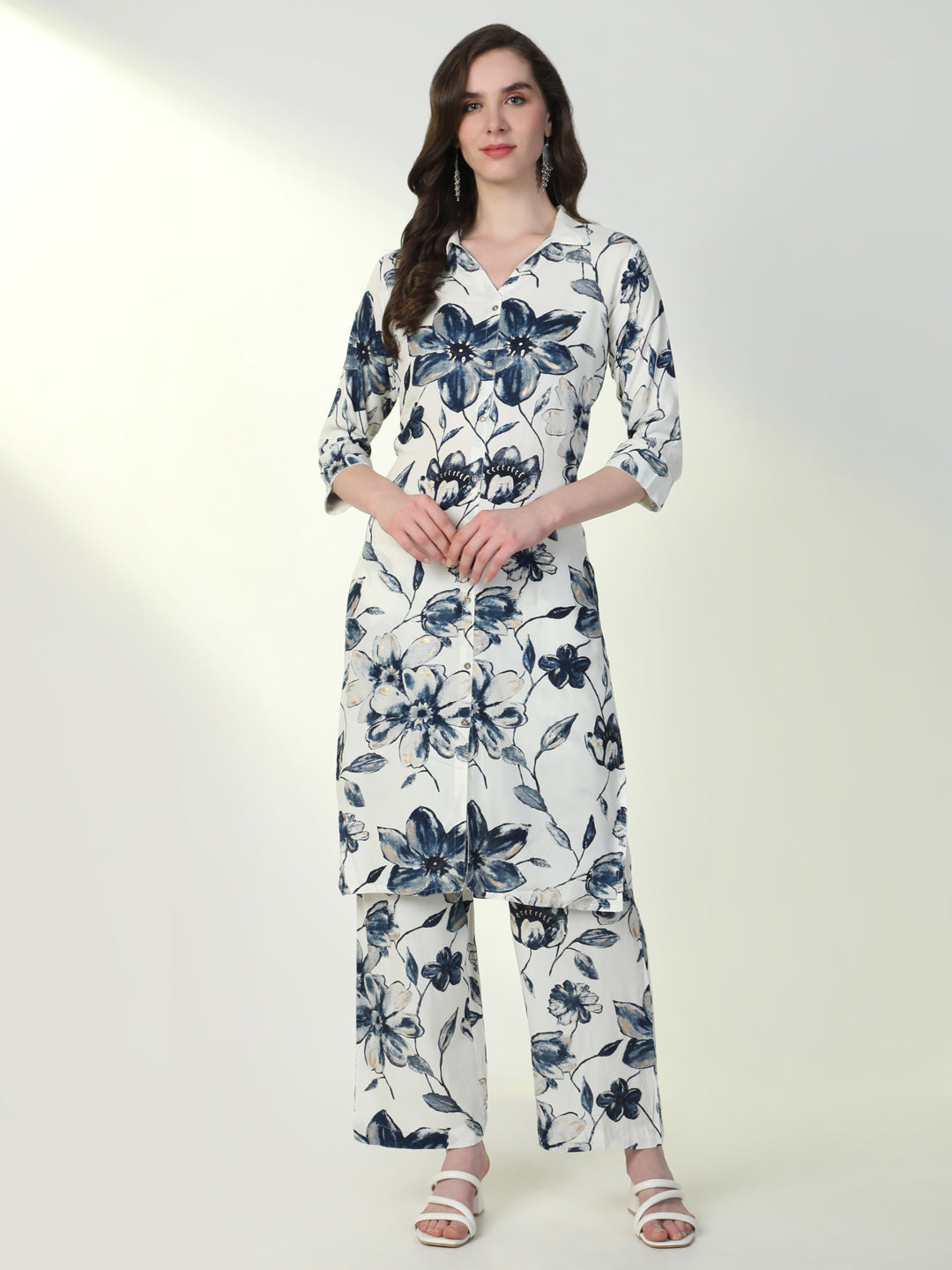 Women Navy Blue Floral Straight Kurta Set