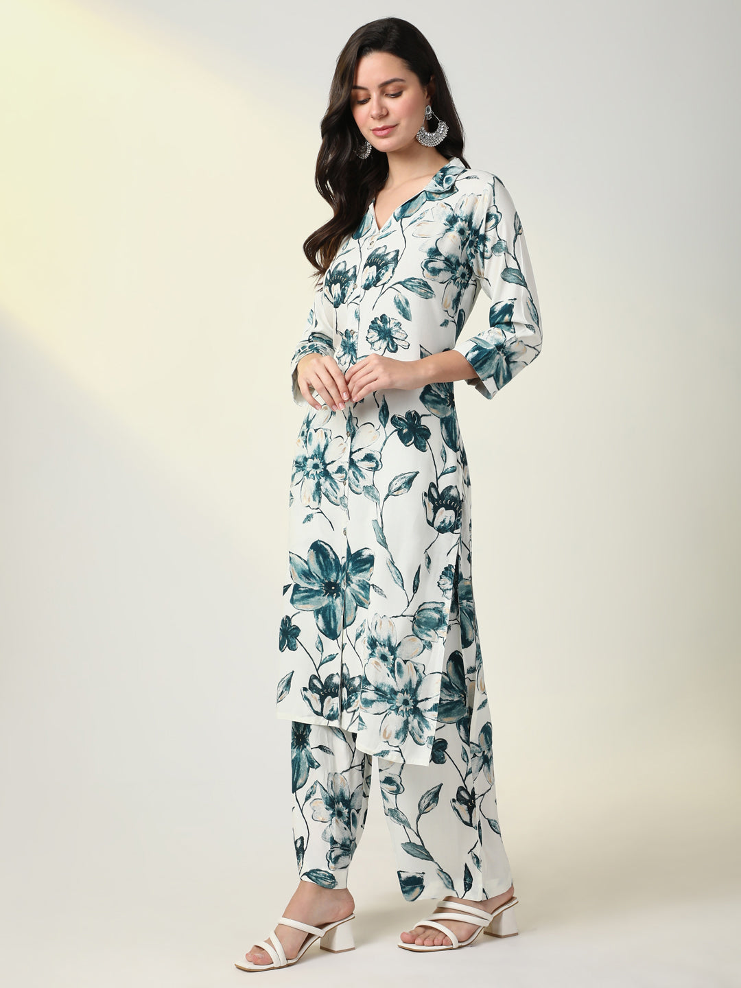 Women Teal Floral Straight Kurta Set