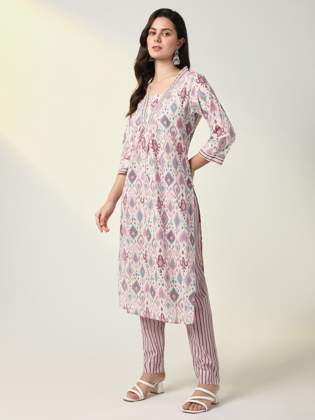 Women Purple Graphic Kurta Set with Dupatta